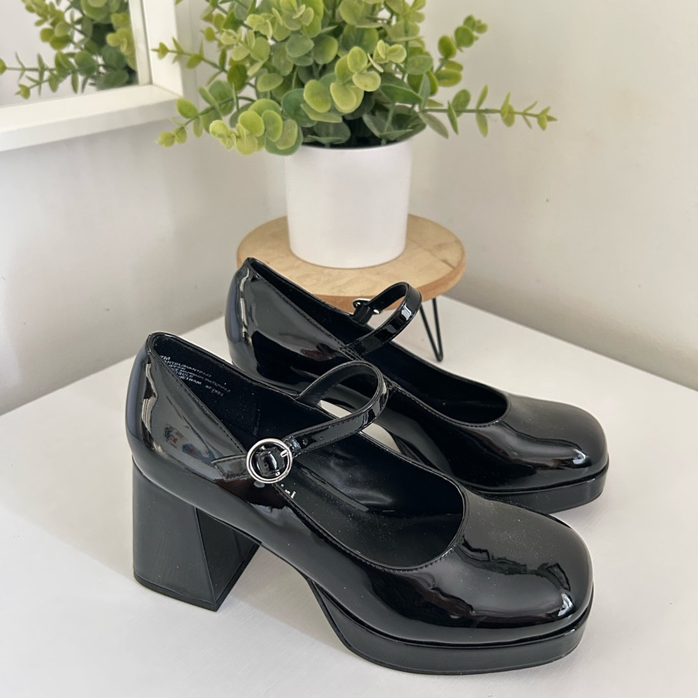 Madden girl heels size 7 new Black Leather Mary Jane Heels